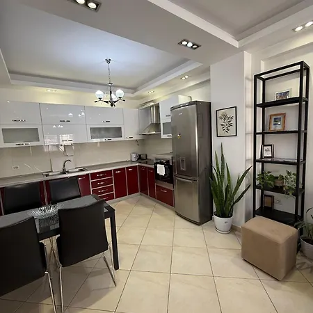 Apartman Charming 2 Bedroom In New Bazaar, *