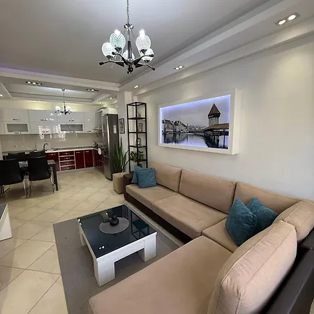 Apartman Charming 2 Bedroom In New Bazaar, Tirana
