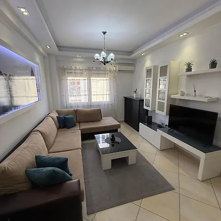 Apartman Charming 2 Bedroom In New Bazaar, *