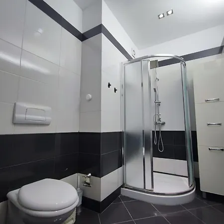 Apartment Charming 2 Bedroom In New Bazaar,