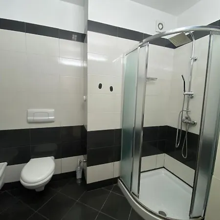 Charming 2 Bedroom In New Bazaar, Tirana