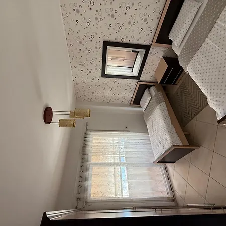 Charming 2 Bedroom In New Bazaar, *