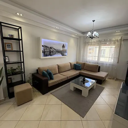 Charming 2 Bedroom In New Bazaar, * 地拉那